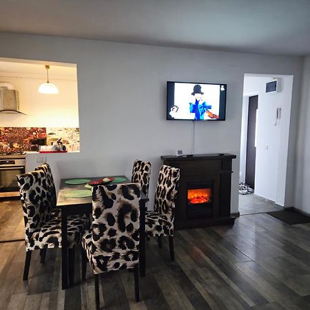 Apartamente De Inchiriat Lucky House Braşov Exterior foto