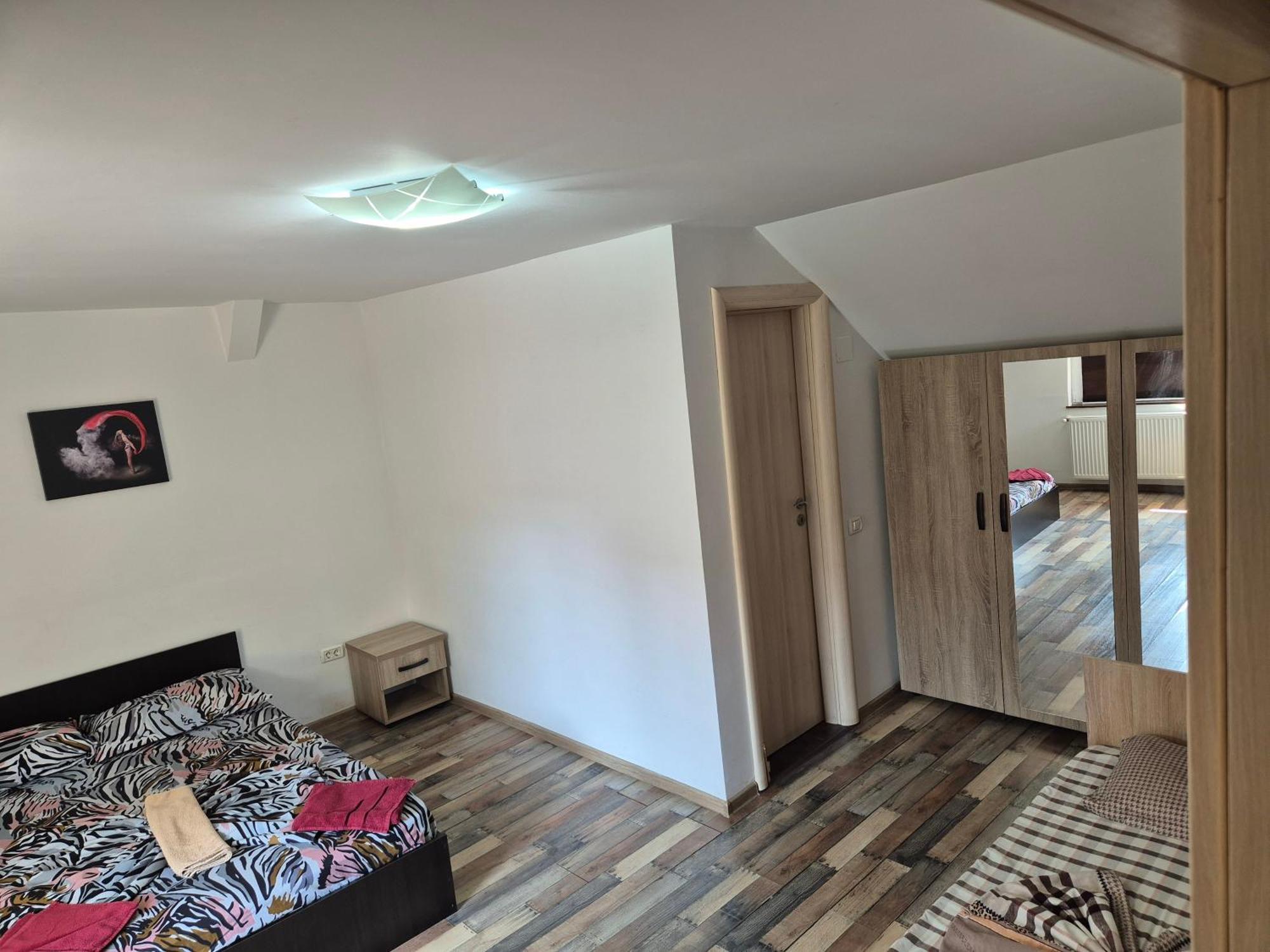 Apartamente De Inchiriat Lucky House Braşov Exterior foto