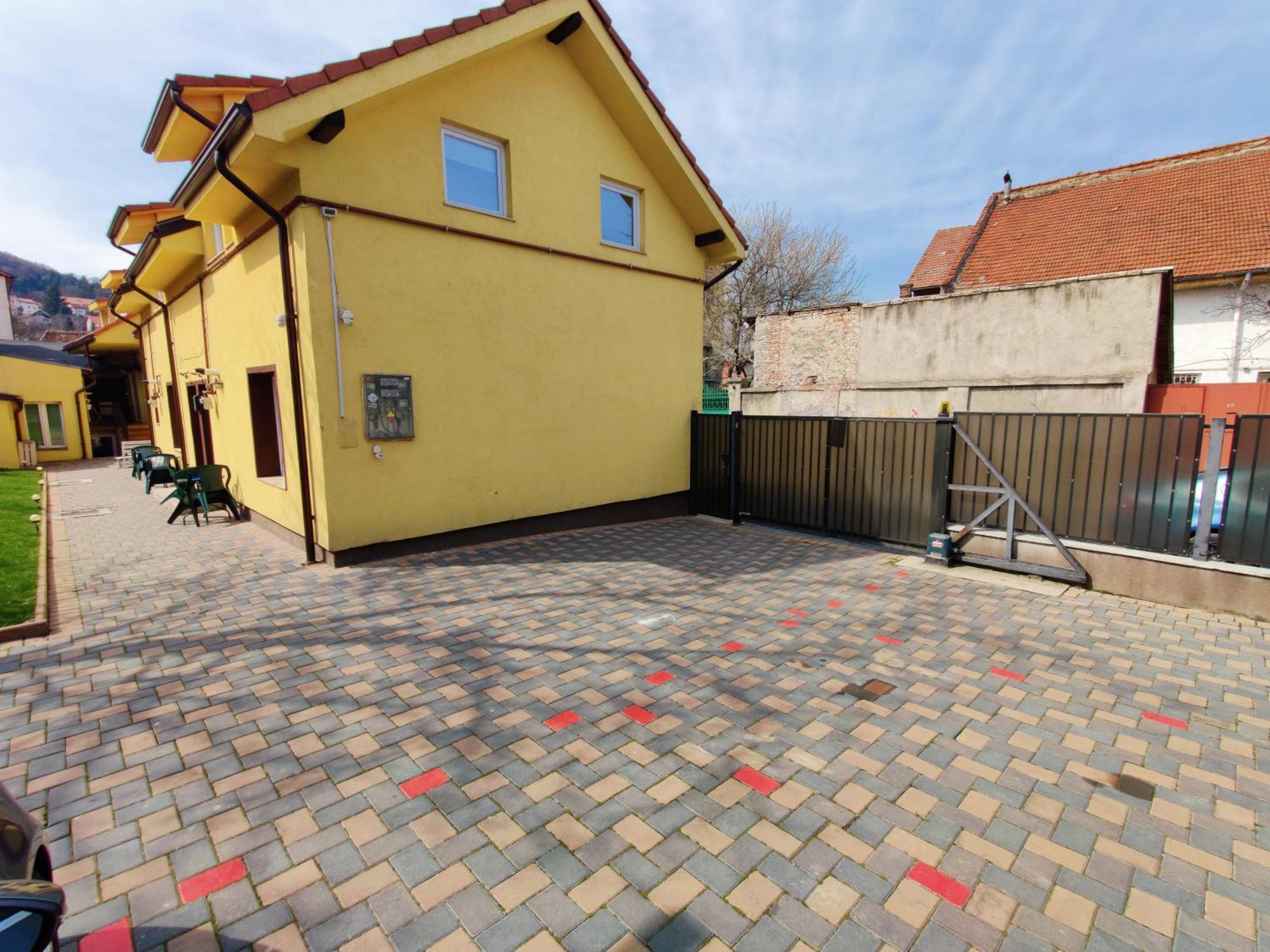 Apartamente De Inchiriat Lucky House Braşov Exterior foto
